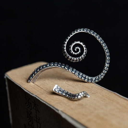 Kraken - The Nevermore Gothic Ear - wrap Ear - cuff Silver – Unique Gothic Jewelry by Nevermore Lifestyle & Tech | Single left ear