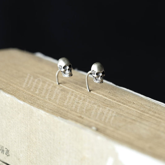 Lazarus Bleak Skull Stud - The Nevermore Women`s Earrings S925 Sterling Silver – Unique Gothic Jewelry by Nevermore Lifestyle & Tech | 925 Silver Single
