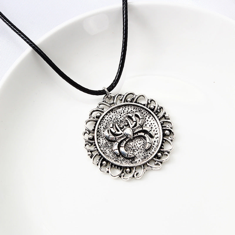 Ainsley Dunmore 2style - The Nevermore Pendant Spider in Circle