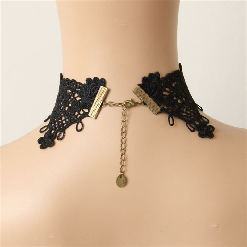 Coraline Bloodmoon - The Nevermore Gothic Choker Necklace