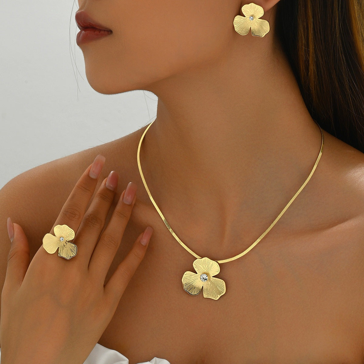 Floral Gleam - The Nevermore Jewelry for Women