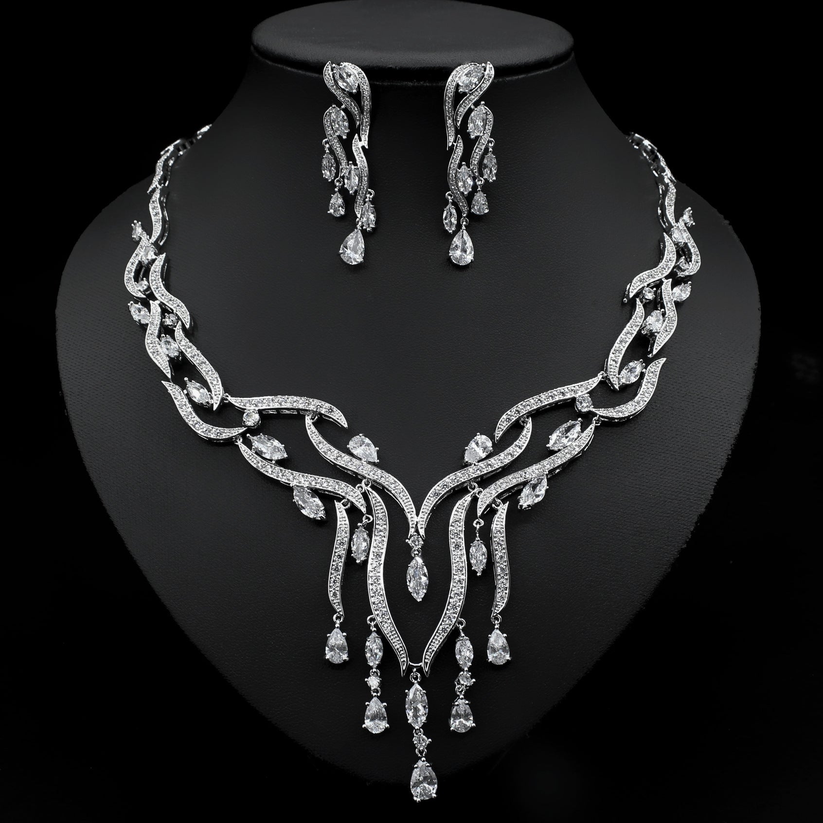 Frida Eaglewort - The Nevermore Set Necklace & Earrings Crystal with Zircon