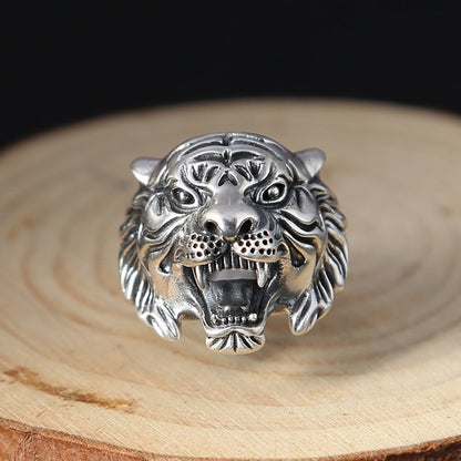 Julius Dreadfang - The Nevermore Gothic Ring Silver White Tiger