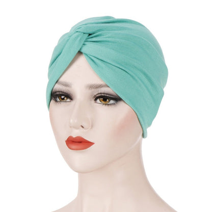 The hat is available in size M, with a head circumference of 56-58cm, and is made of soft and comfortable jersey material. Whether you want to add a pop color to your outfit, or just want a stylish and practical accessory to wear on sunny days, this Princess Willow - The Nevermore hat is the perfect choice.