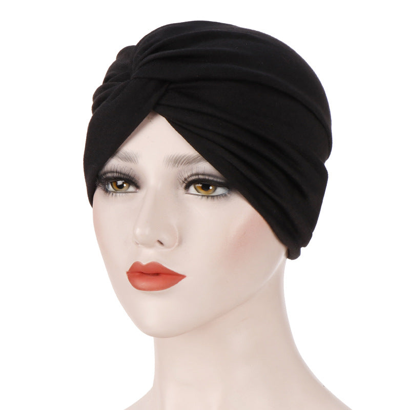 The hat is available in size M, with a head circumference of 56-58cm, and is made of soft and comfortable jersey material. Whether you want to add a pop color to your outfit, or just want a stylish and practical accessory to wear on sunny days, this Princess Willow - The Nevermore hat is the perfect choice.