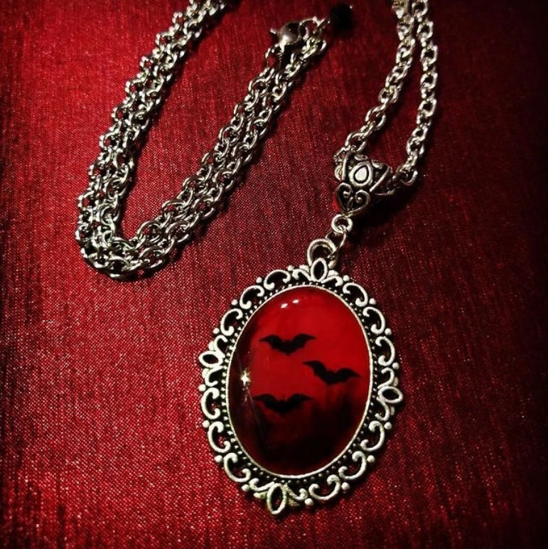 Quest Dracula - The Nevermore Gothic Pendant Necklace