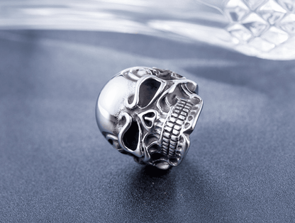 Roderick Moonlit Skull - The Nevermore Gothic Ring Titanium Steel