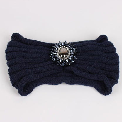  Introducing Timica - The Nevermore Wool Headband. This European and American-style accessory is crafted from wool, offering both warmth and fashion. Designed as a versatile headband for women, it comes packaged in bulk, combining style and practicality seamlessly.