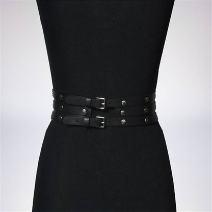 This leather belt is perfect for those who want a simple yet elegant look. With four clips, it ensures your clothes stay in place while you go about your day. The length of the belt can be adjusted to fit your body shape, allowing for a comfortable and secure fit. While there is no elasticity in the material, the cross-shaped design adds to the modern look. This zone is perfect for adult women who want to add a touch