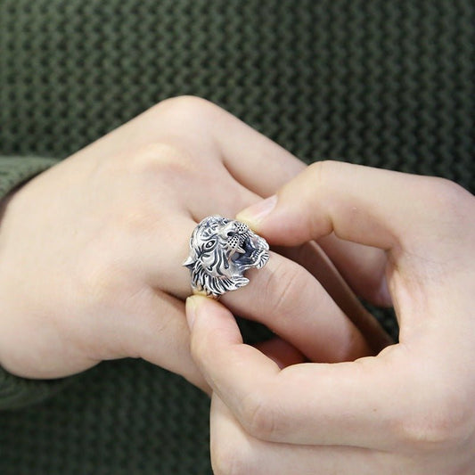 Julius Dreadfang - The Nevermore Gothic Ring Silver White Tiger – Unique Gothic Jewelry by Nevermore Lifestyle & Tech | Silver