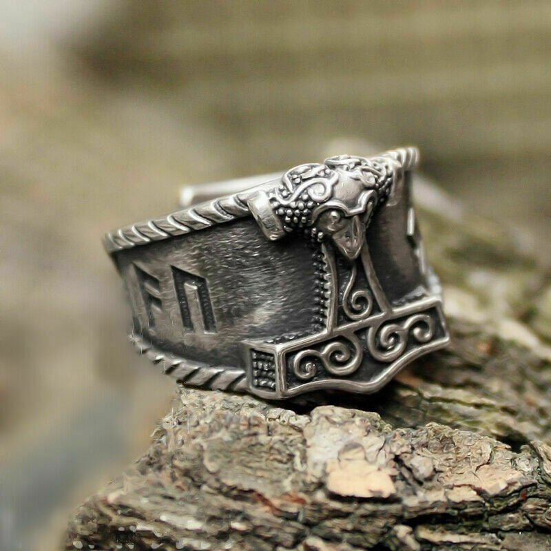 Knut Thor's Hammer - The Nevermore Norse Vikings Ring for Men – Unique Gothic Jewelry by Nevermore Lifestyle & Tech | 10 Silver