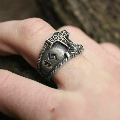 Knut Thor's Hammer - The Nevermore Norse Vikings Ring for Men – Unique Gothic Jewelry by Nevermore Lifestyle & Tech | 10 Silver