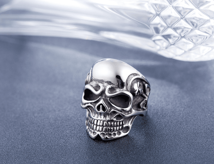 Roderick Moonlit Skull - The Nevermore Gothic Ring Titanium Steel – Unique Gothic Jewelry by Nevermore Lifestyle & Tech | Beauty code 10