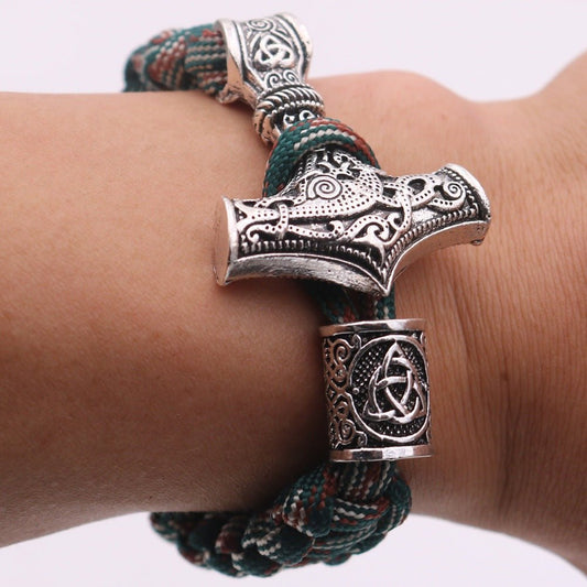 Serk - The Nevermore Gothic Viking Hammer Bracelet – Unique Gothic Jewelry by Nevermore Lifestyle & Tech | 21cm Ancient silver