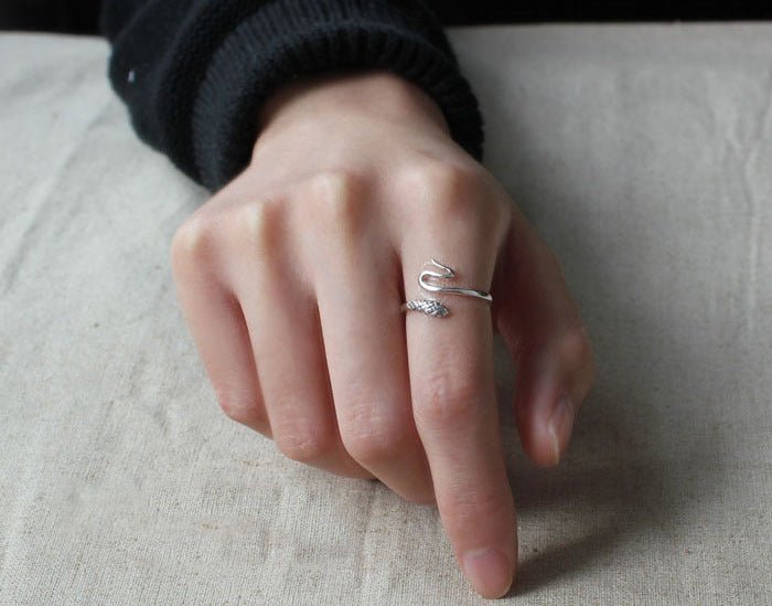 Small Snake - The Nevermore Ring 925 Sterling Silver – Unique Rings for Women by Nevermore Lifestyle & Tech | Opening