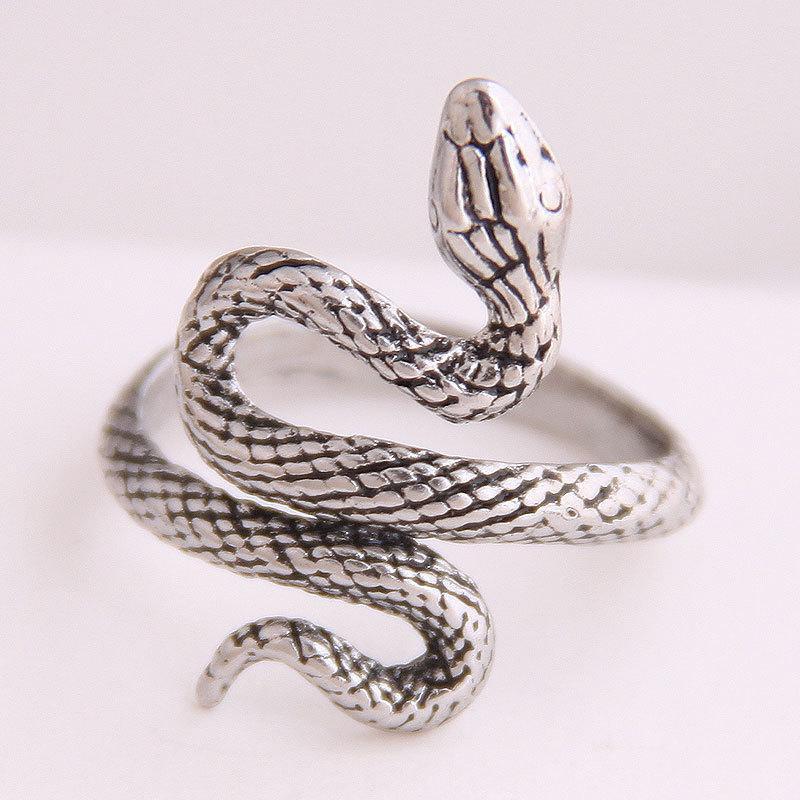 Thornvale – Snake Pattern Punk Ring Set by The Nevermore – Unique Rings by Nevermore Lifestyle & Tech | Adjustable 2 Antique Silver